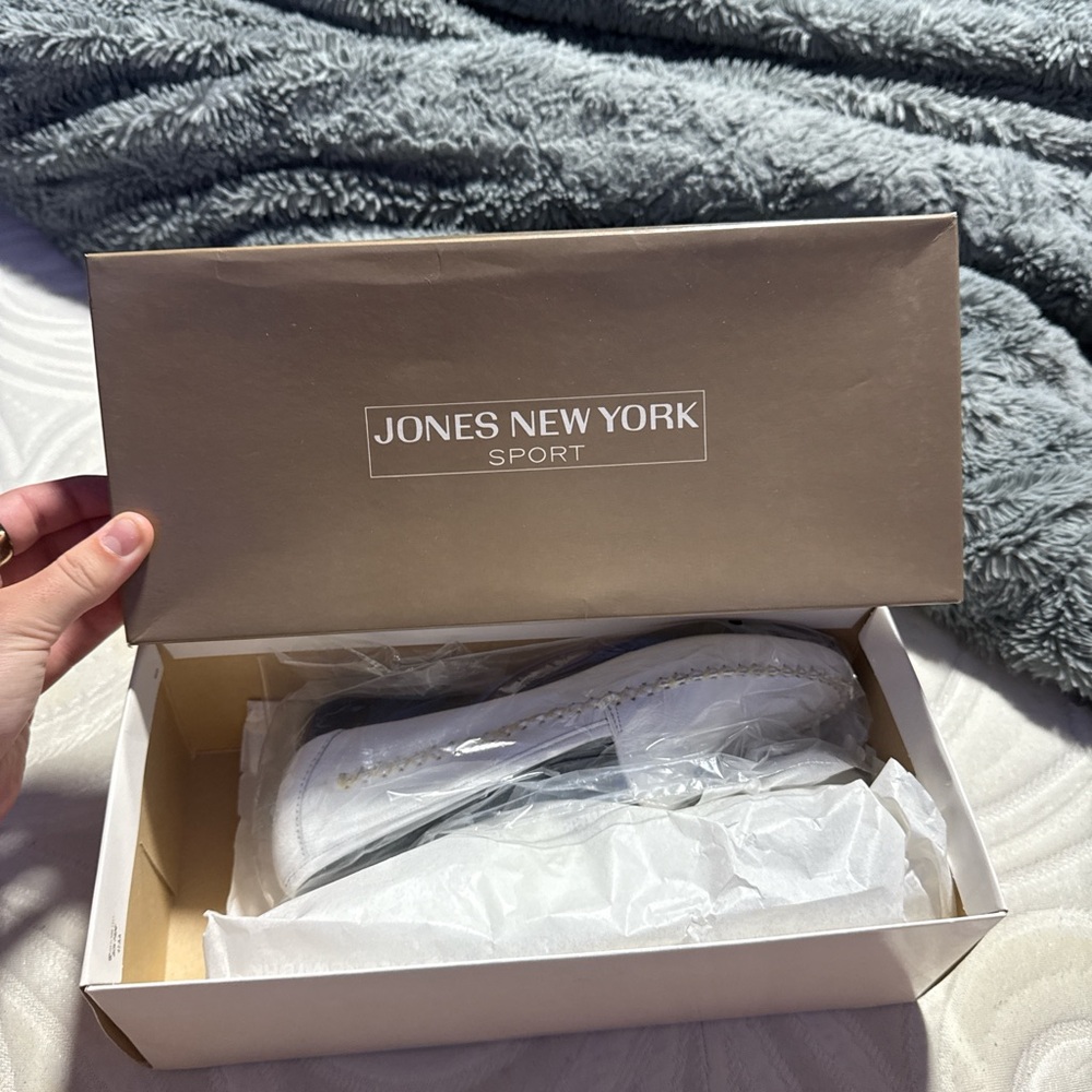 Jones New York White Flats